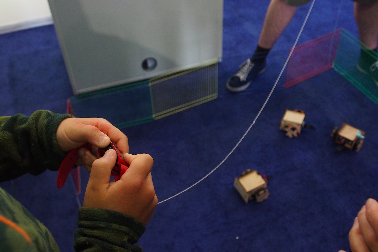 Pebble在Maker Faire Bay Area展出，可用來當搖控器（攝影：歐敏銓，2015/5/16）