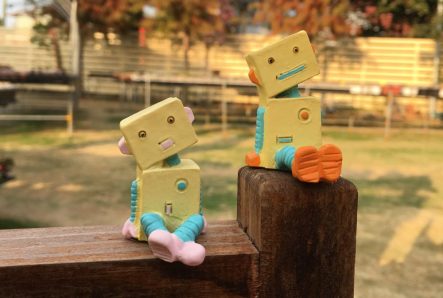 小朋友該怎麼開始學習機器人？可以從幾個問題面向來與他們一同找出合適的學習方式，本文把這些問題整理出來，希望未來當您幫家中小朋友選擇機器人課程時，能有些幫助。