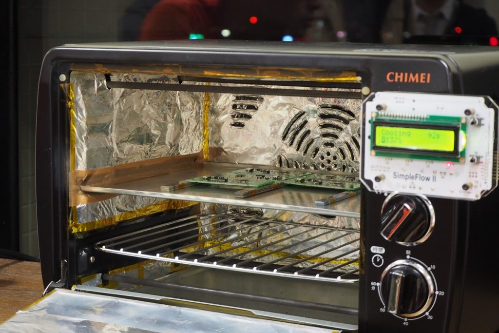 成功的烘箱改造，就從烤箱的選擇開始！基本的挑選通則是：最大的功率搭配最小的加熱室，才能有快速的加熱能力。本篇先帶大家了解烤箱的特性與選擇，下篇再來教大家如何改裝。