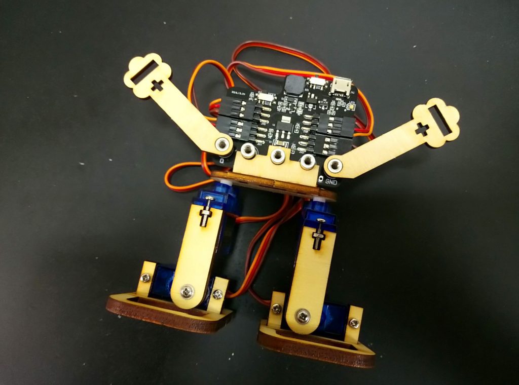 本篇文章為 micro:bit 二足教育機器人 — Shiun Robot 的組裝實作及程式教學，帶您一同組裝、校正程式。
