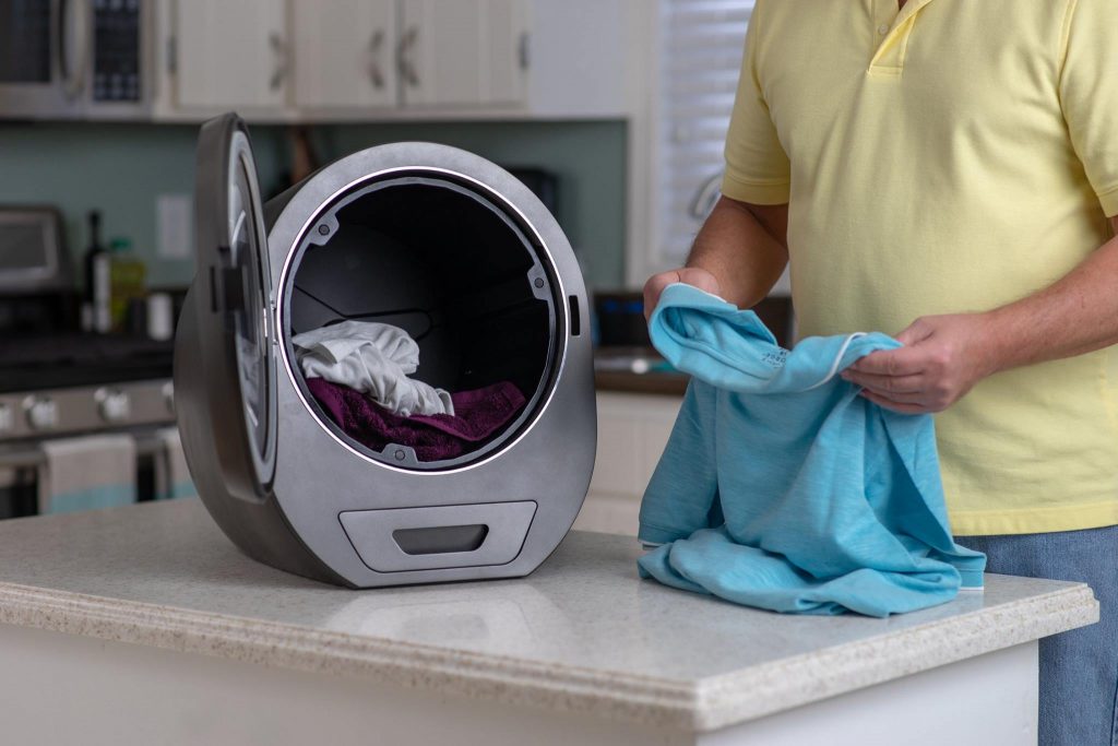 體積大又笨重的烘衣機和洗衣機有了創新的設計！本篇文章介紹 Morus Zero 真空乾衣機與 SLIP WASH 滑蓋洗衣機，來看看它們有哪些改良。