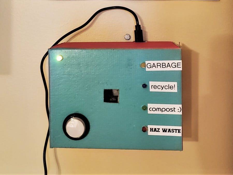垃圾分類不易，國外有一名創客Jen Fox就發起一個專案，用一台樹莓派搭配官方攝影機等，用70元美元實現了一台AI垃圾分類器。