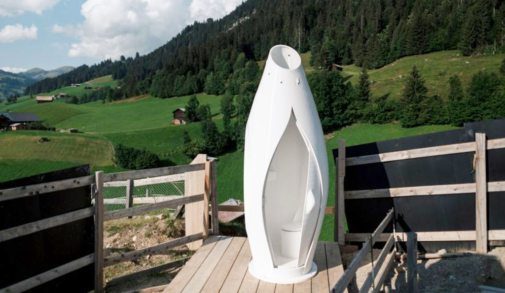 來自西班牙的設計工作室Nagami利用 3D列印技術設計了一款便攜式馬桶，希望能為更多偏遠地區的人們提供舒適的如廁環境。