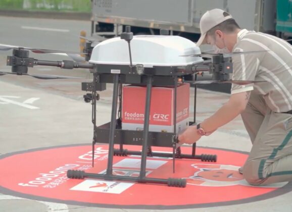 【智慧超商】日本補貨機器人上工、台灣無人機外送偏遠地區！