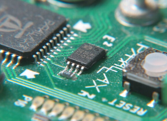 【Maker電子學】Flash 記憶體的原理與應用—PART2（EEPROM）