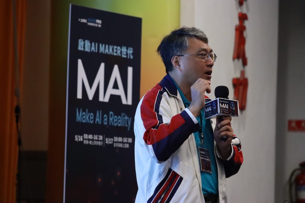 Edge AI Taiwan版主Jack Hsu博士指出，從最小的晶片到高成本的伺服器解決方案，市場上的選擇豐富多樣。他強調了應用的多樣性和定制性，說明不同的計算需求和功耗會影響硬體選擇。
