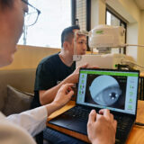 英特爾與宏碁智醫以AI PC大幅縮短眼部病變檢測時間