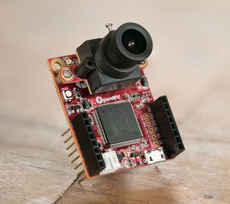 OpenMV Cam H7 與基於 Himax WE2 處理器的 Seeed Grove Vision AI V2 是兩款專為嵌入式視覺應用設計的開發套件，一個具有高度開發彈性，一個則極為省電，本文將做個比較。