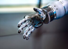 英飛凌攜手NVIDIA以數位孿生技術加速部署安全可靠的機器人