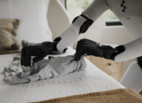 AI如何讓機器人更有「人」味：跨越雙手協同鴻溝！