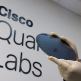 思科新推通用量子交換器　引領量子網路新里程碑