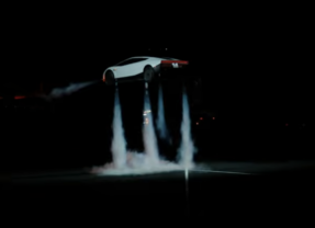 劃破道路的一道雷霆：Tesla Roadster如何以航太與AI黑技術重構汽車體驗
