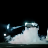 劃破道路的一道雷霆：Tesla Roadster如何以航太與AI黑技術重構汽車體驗